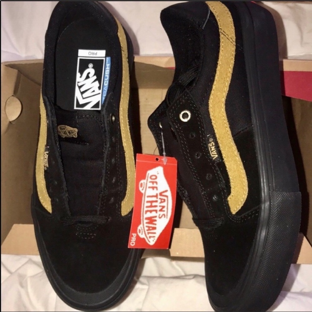 - 🏈🏈NWT Size 6.5 Van’s Black Beauty 112 VANS - Picture 2 of 8